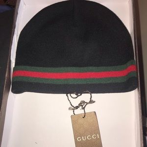 BRAND NEW Authentic GUCCI Black / Red knit beanie